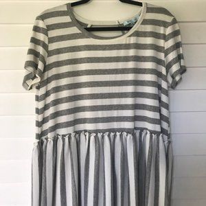 She + Sky Short Sleeve Top